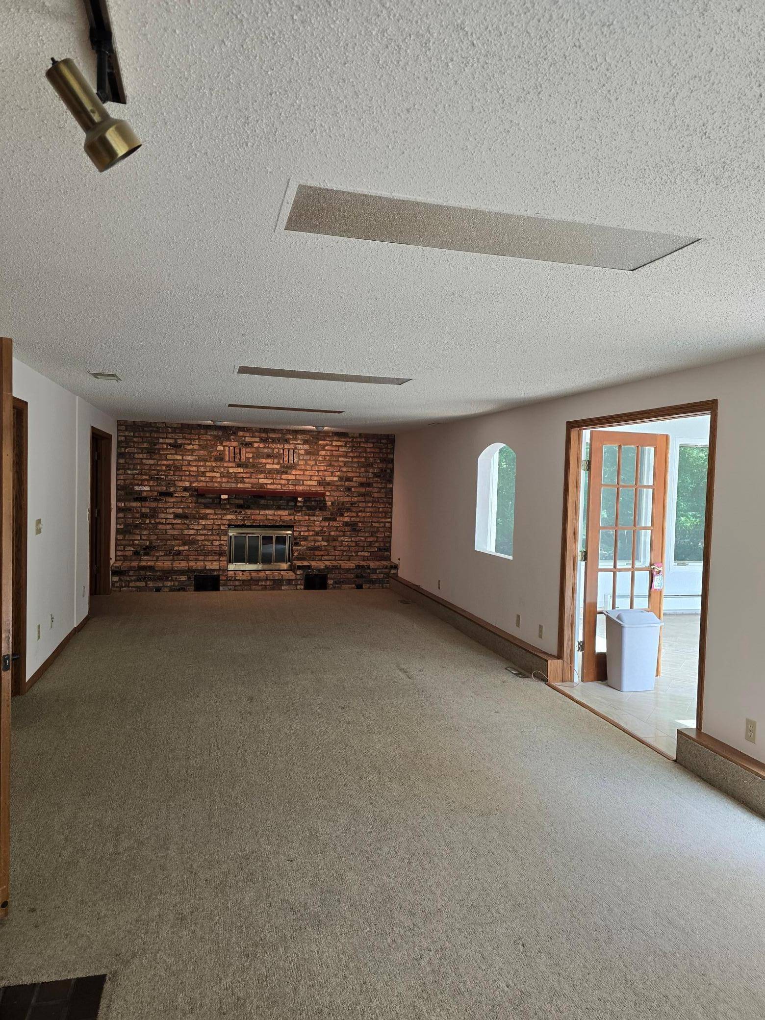 8213 Pleasant View CT, Mounds View, MN 55112
