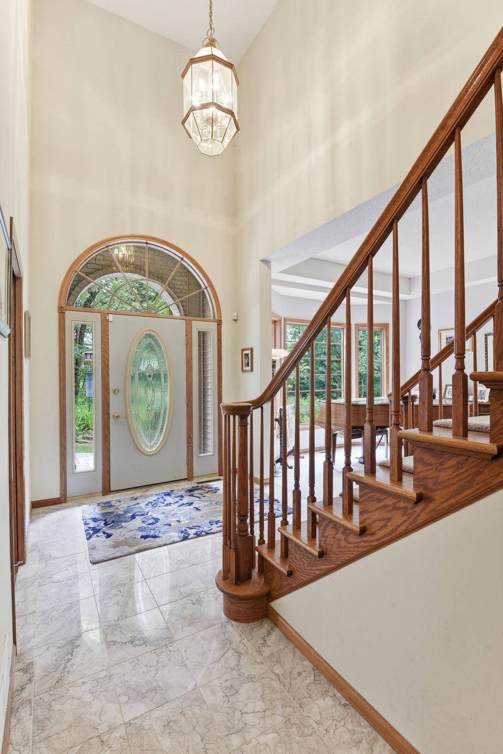 1266 Deerwood DR, Eagan, MN 55123