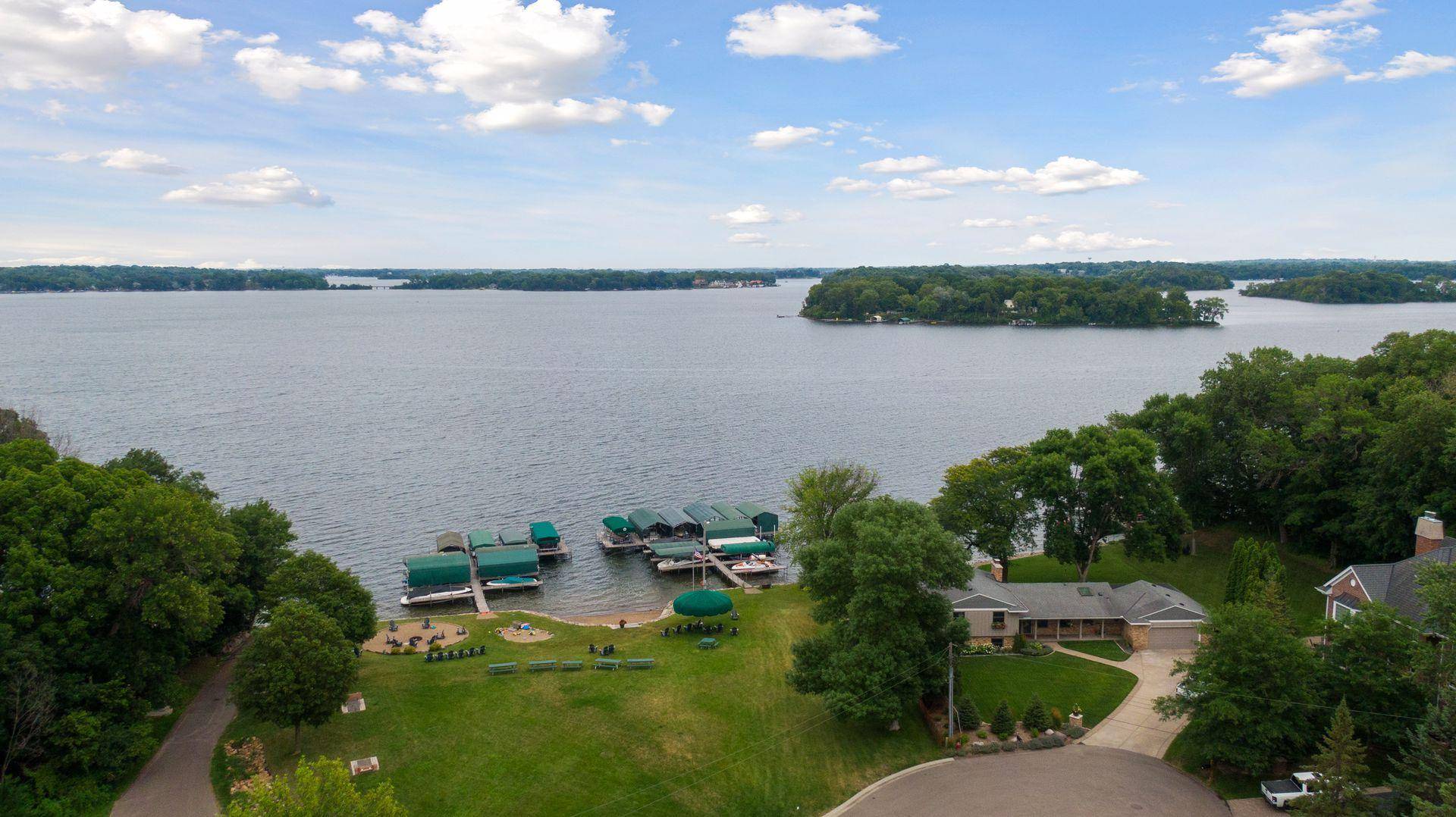 4430 Shady LN, Minnetrista, MN 55364