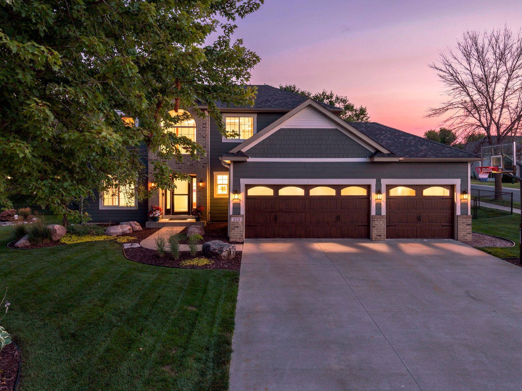 921 Bridle Creek DR, Jordan, MN 55352