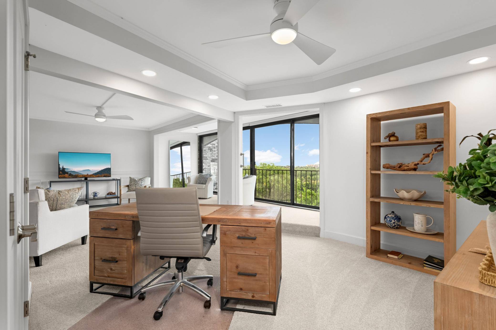 1077 Sibley Memorial HWY #605, Mendota Heights, MN 55118