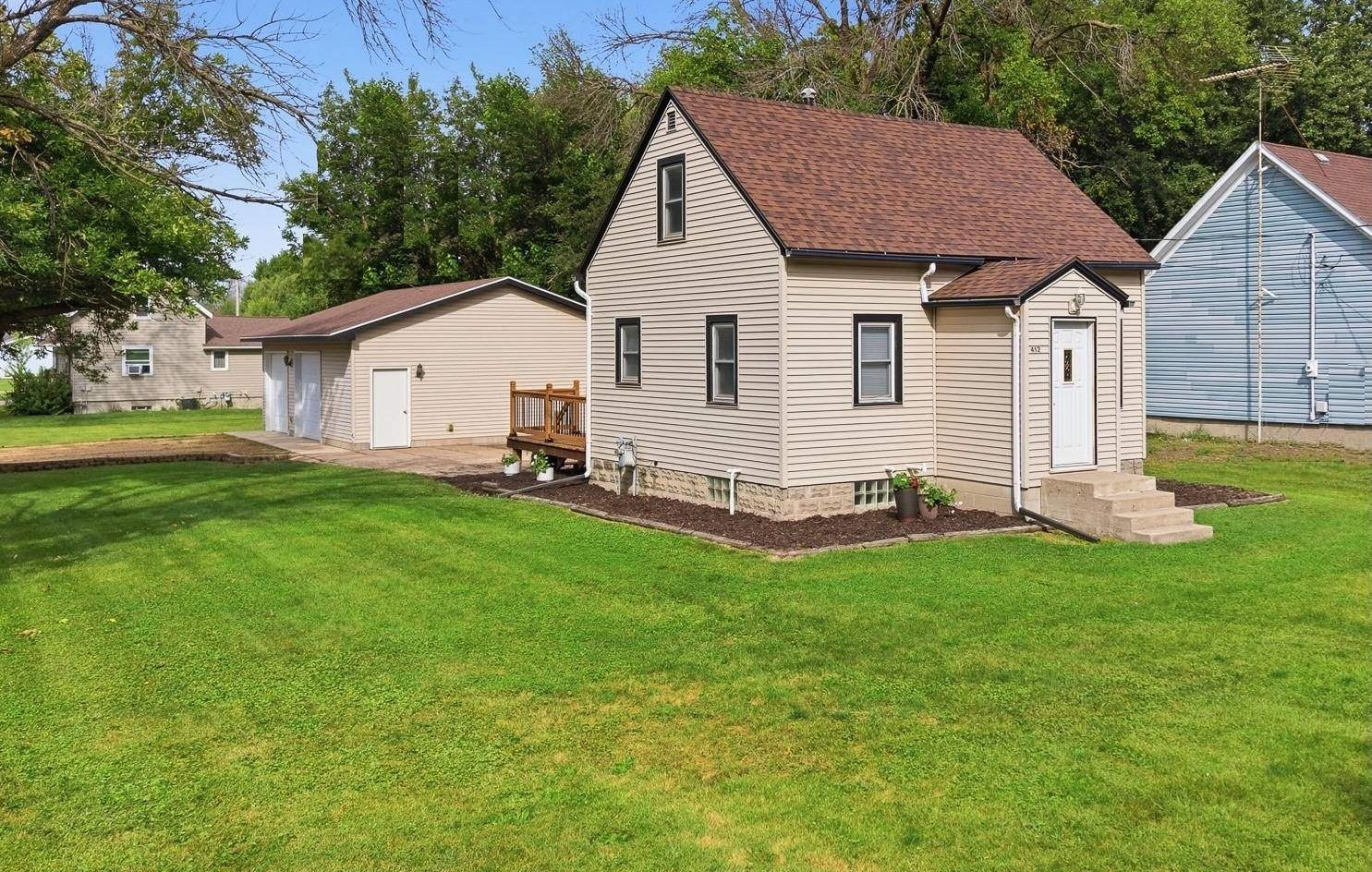 412 S Central AVE, Mapleton, MN 56065