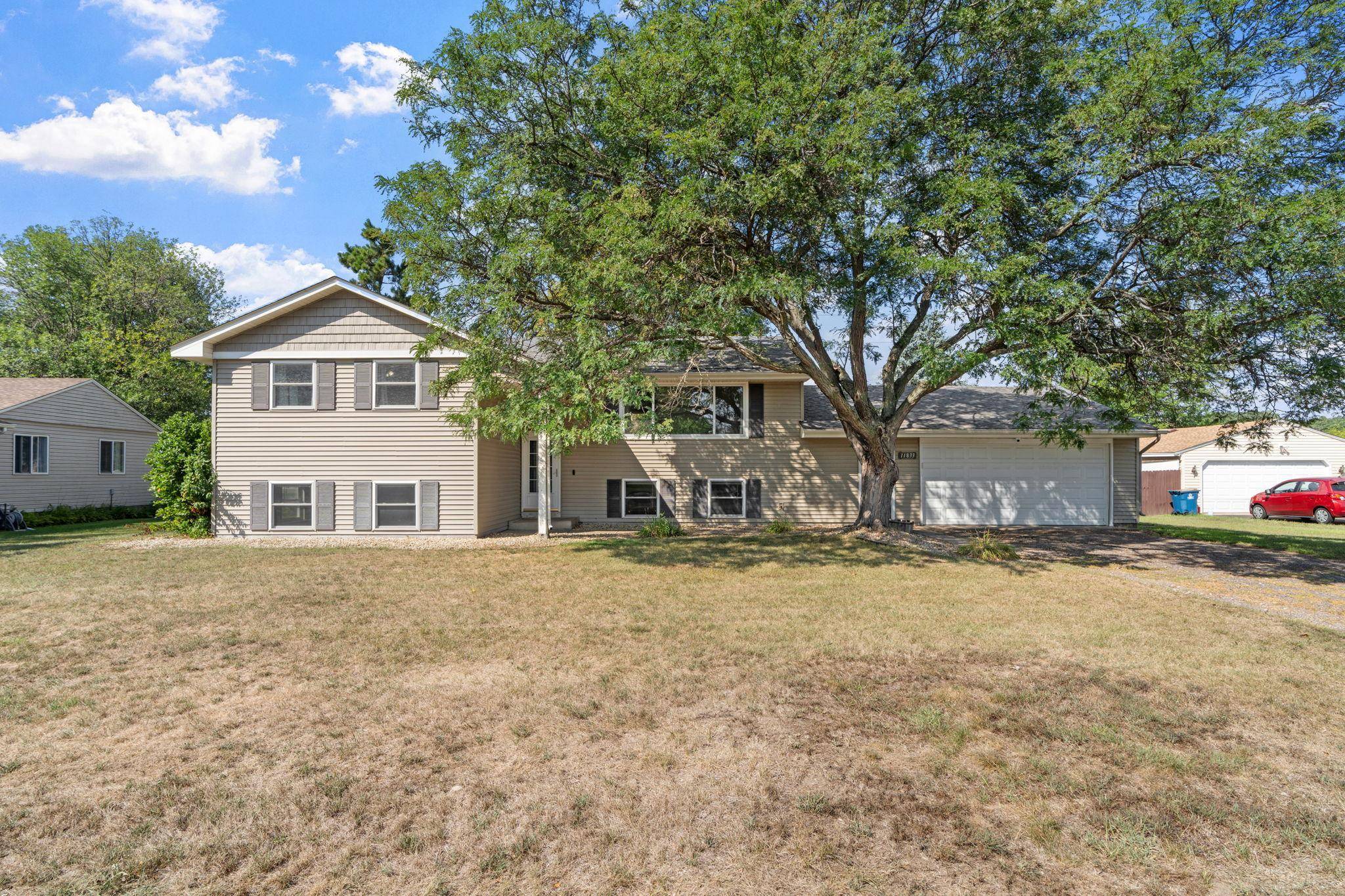 11833 Kentucky AVE N, Champlin, MN 55316