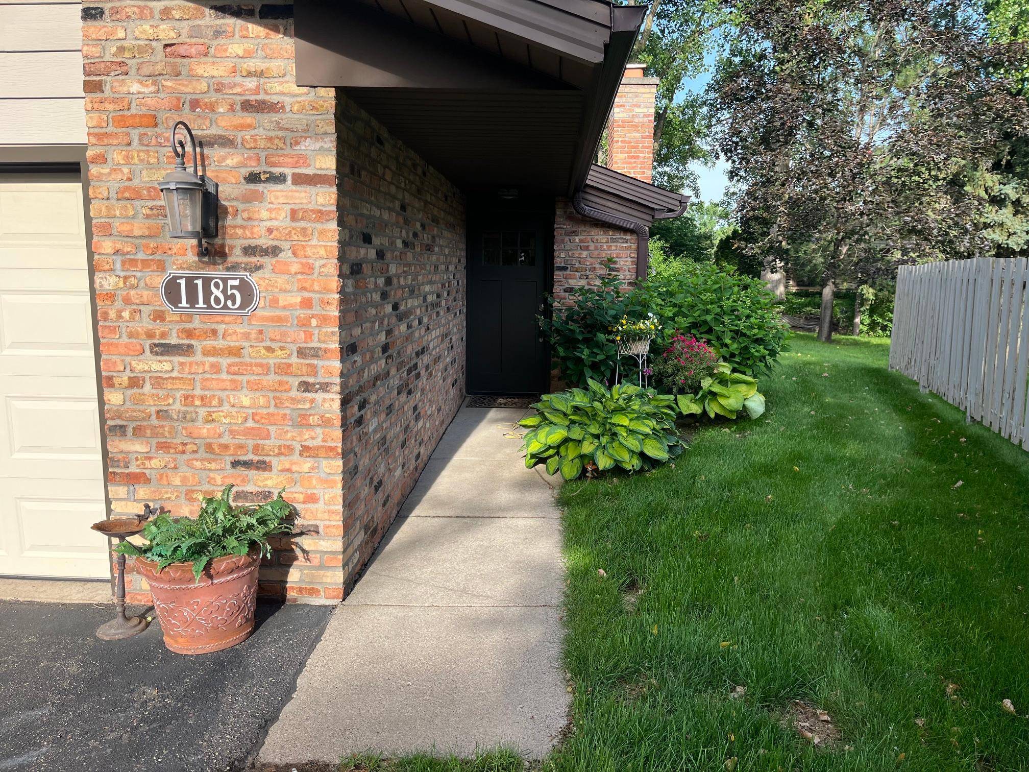 1185 weston, Plymouth, MN 55447