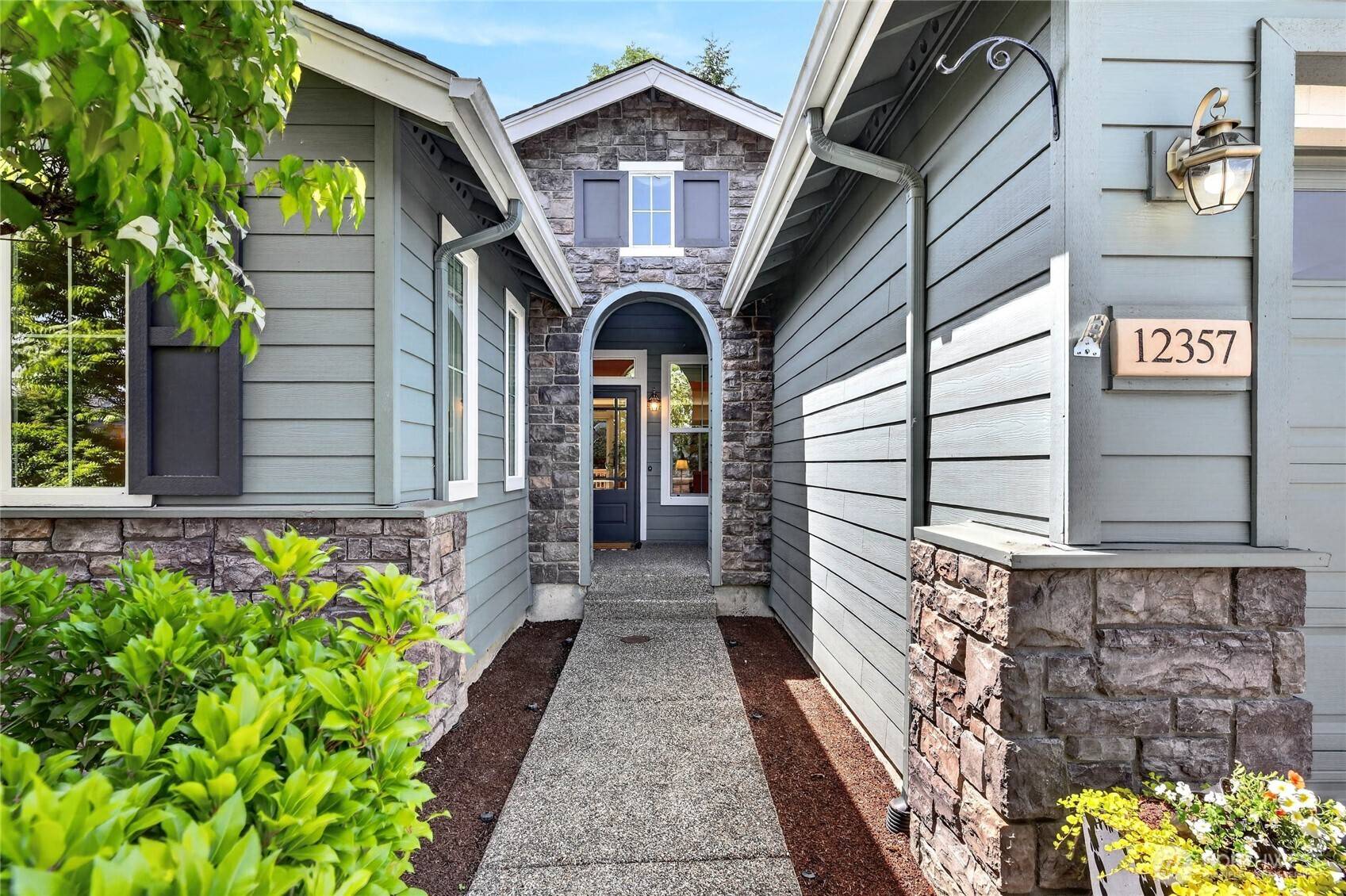 12357 Big Leaf WAY NE, Redmond, WA 98053