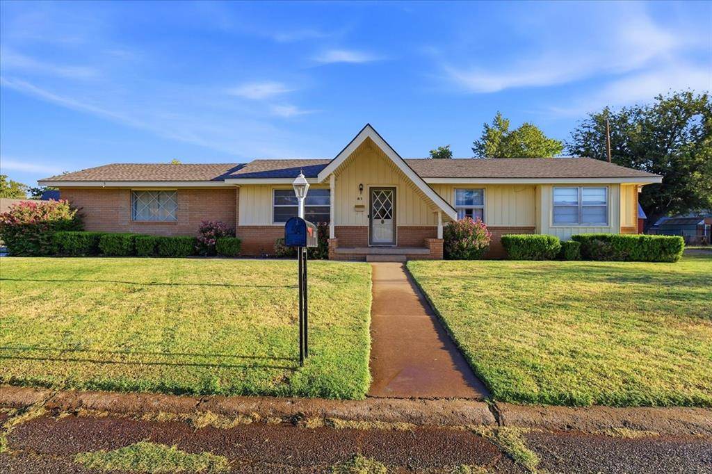 813 Standifer RD, Elk City, OK 73644