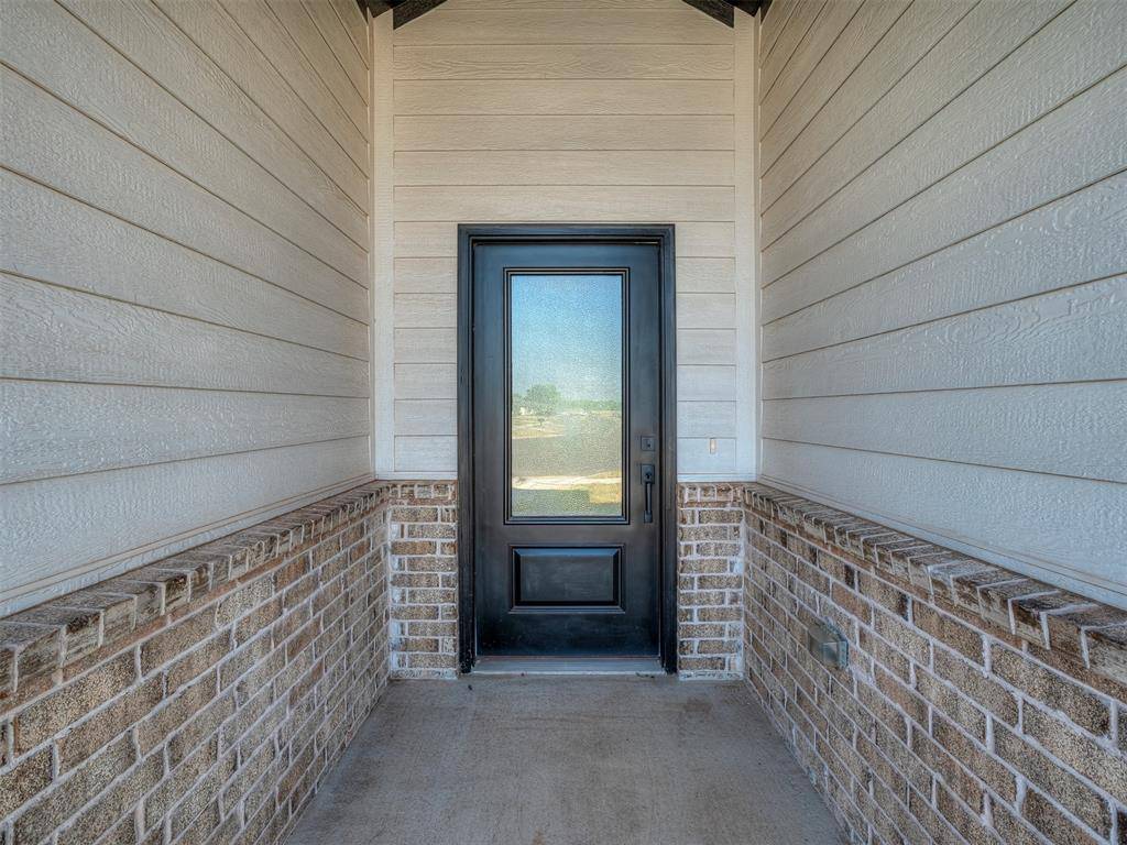 1237 E Stetson LN, Mustang, OK 73064