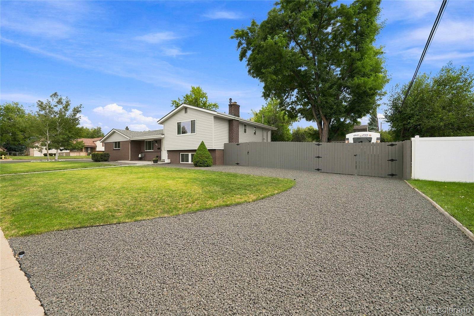 690 E Davies AVE, Centennial, CO 80122