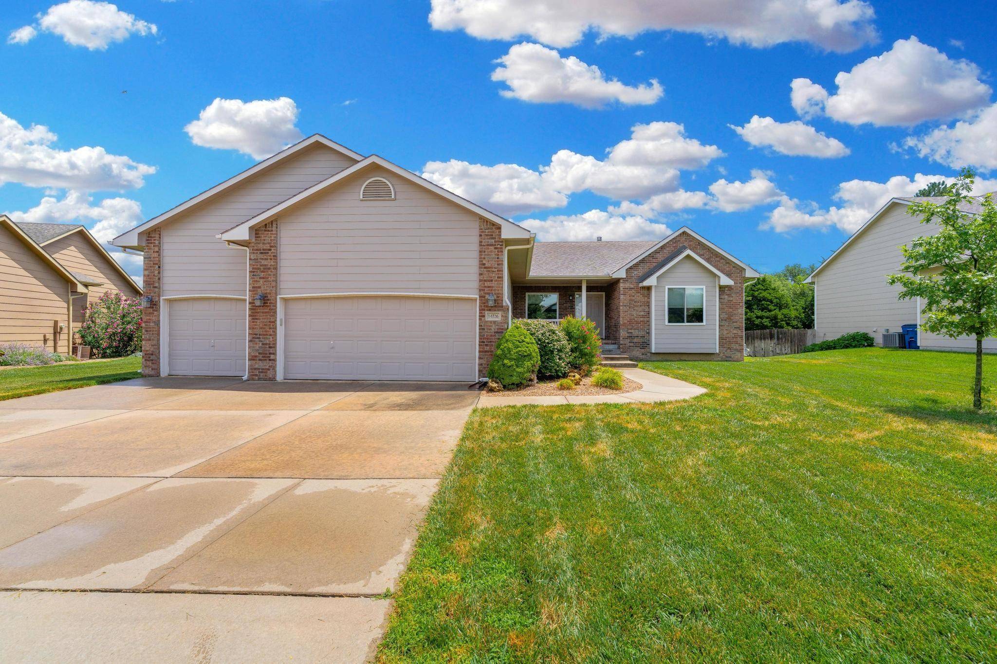 14326 E Hawthorne St, Wichita, KS 67230