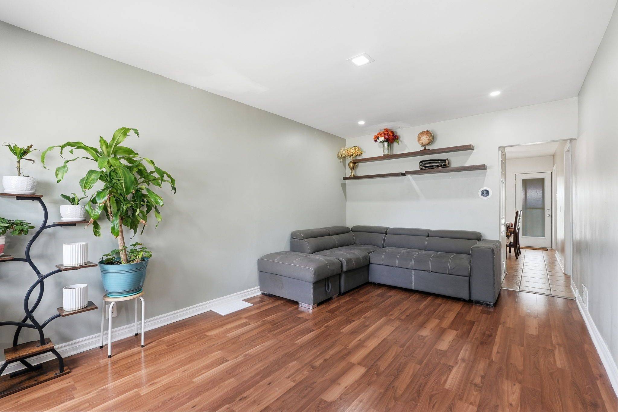 127 Park ROW N, Hamilton, ON L8H 4E7