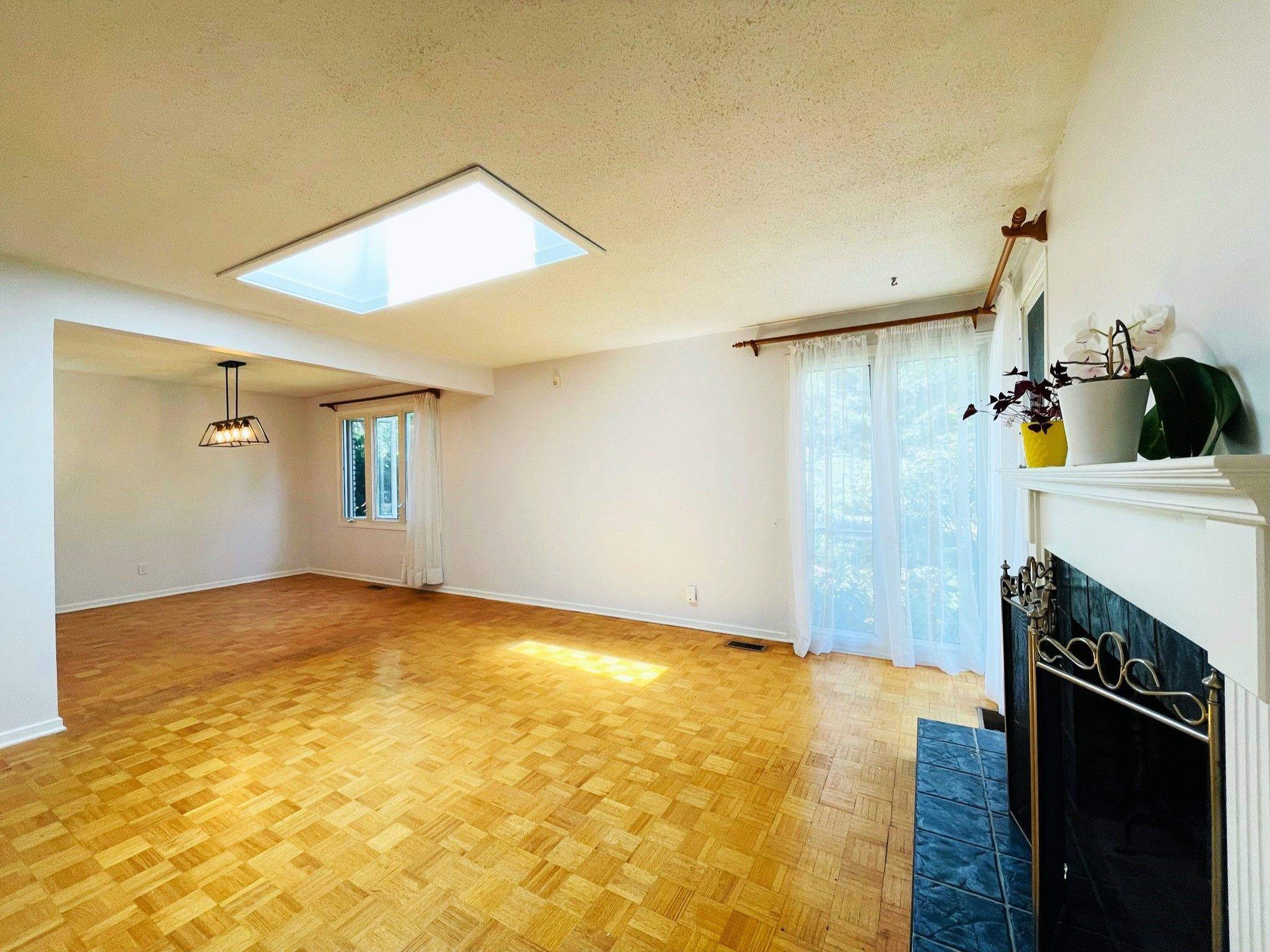 2026 Kings Grove CRES, Beacon Hill North - South And Area, ON K1J 7Z1