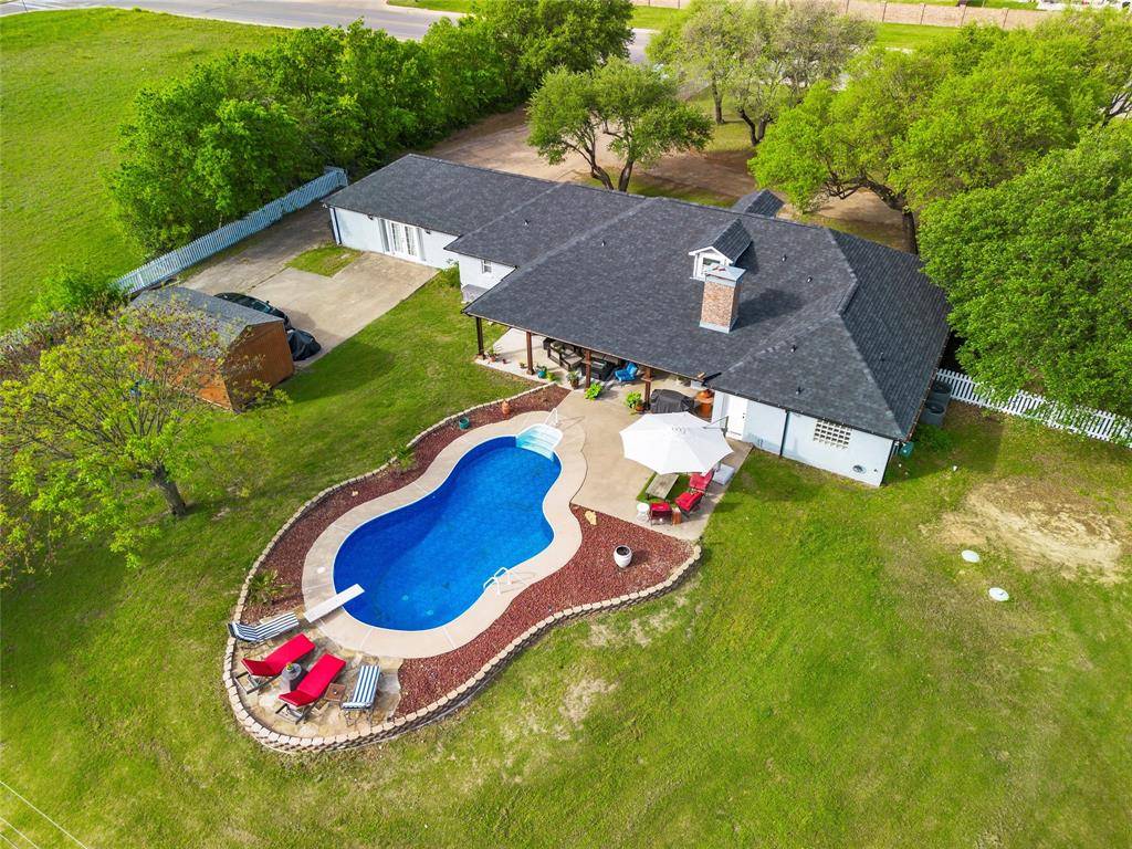 1017 S Nolan River Road, Cleburne, TX 76033