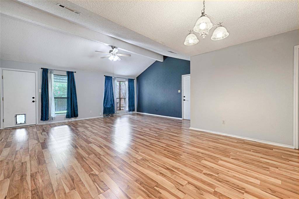 923 Courtney, Mesquite, TX 75150