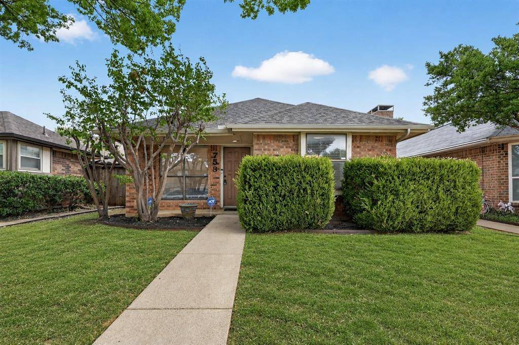 753 Red Oak Drive, Lewisville, TX 75067