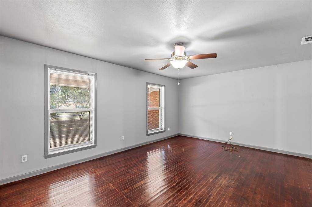 603 E Market Street, Mabank, TX 75147