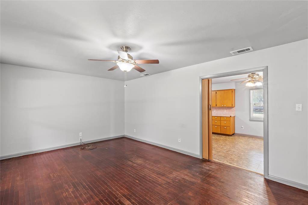 603 E Market Street, Mabank, TX 75147