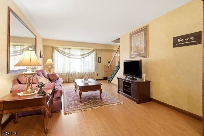 18 Markwood Dr, Howell Twp., NJ 07731