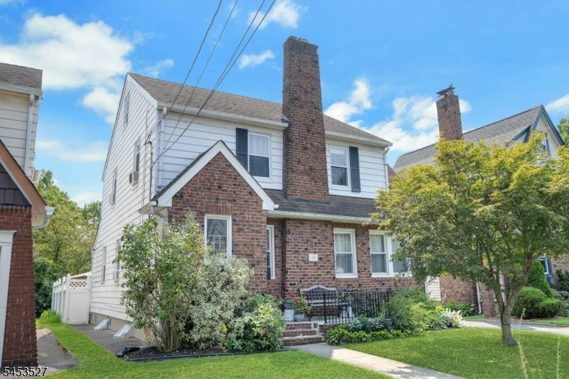 17 Ferncliff Rd, Bloomfield Twp., NJ 07003