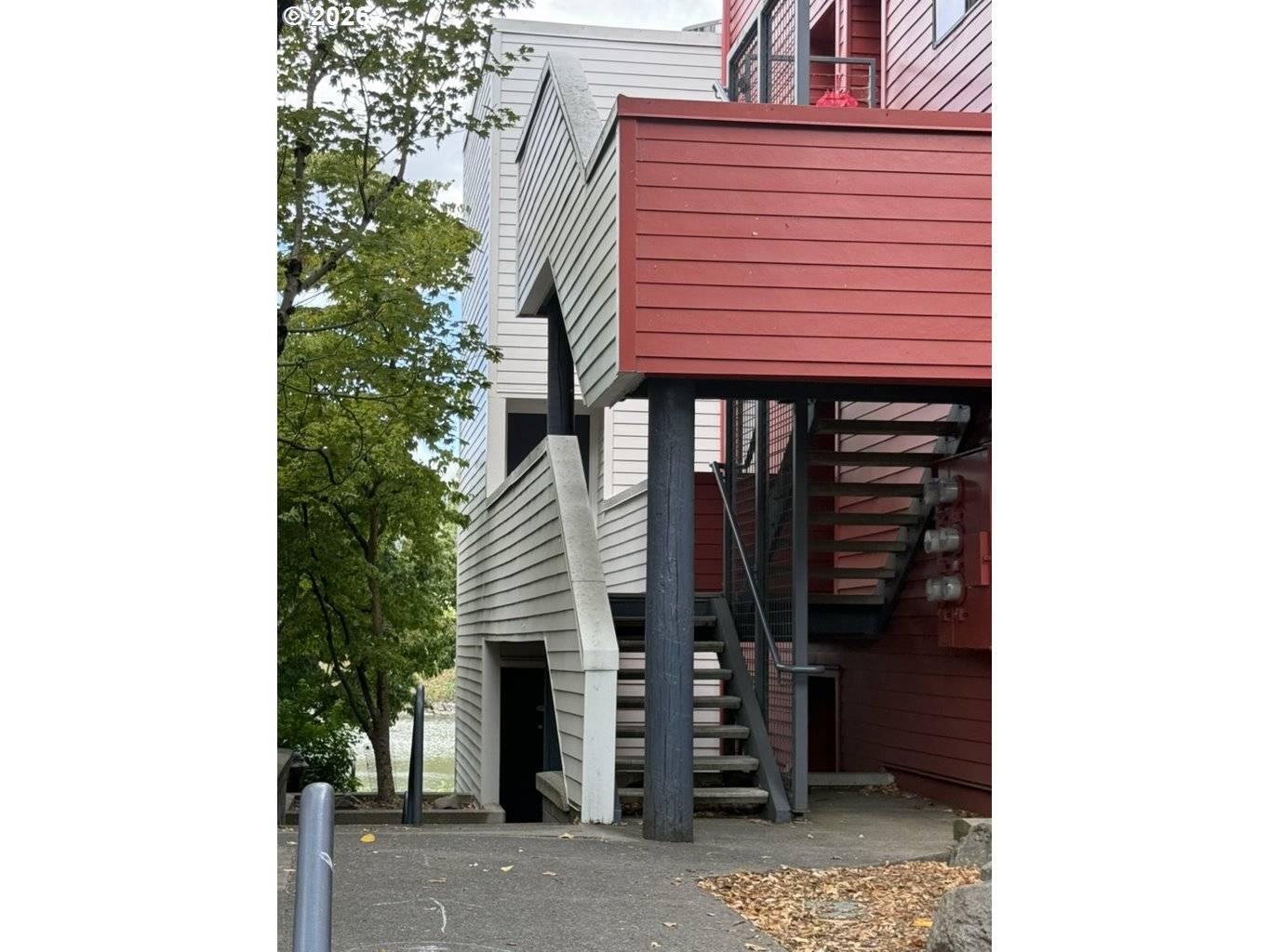 910 NW NAITO PKWY #i-4, Portland, OR 97209