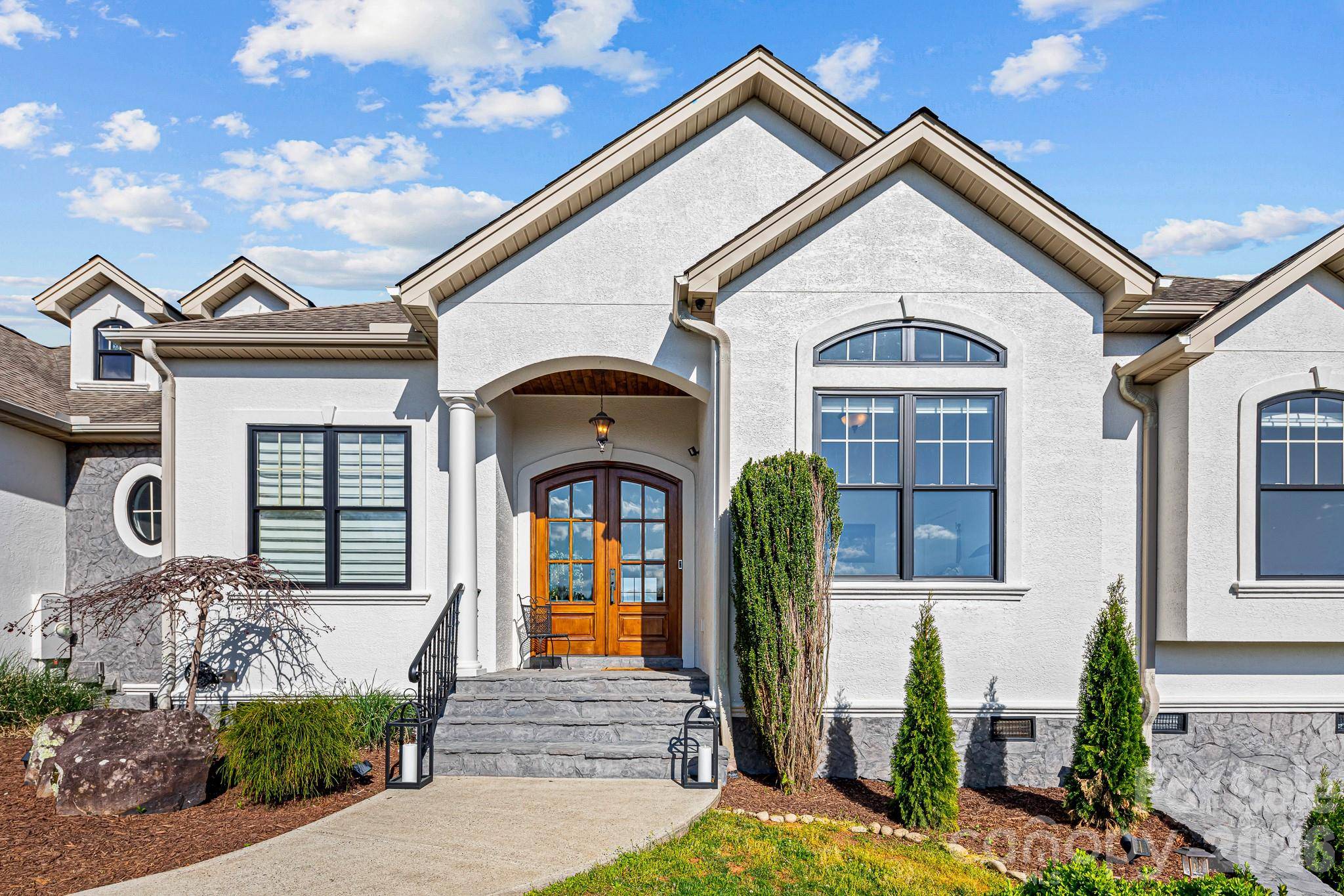 54 Mountain Shadows DR, Leicester, NC 28748