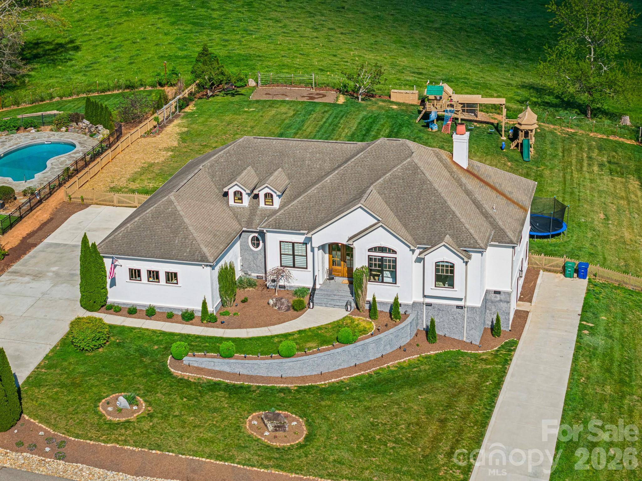 54 Mountain Shadows DR, Leicester, NC 28748