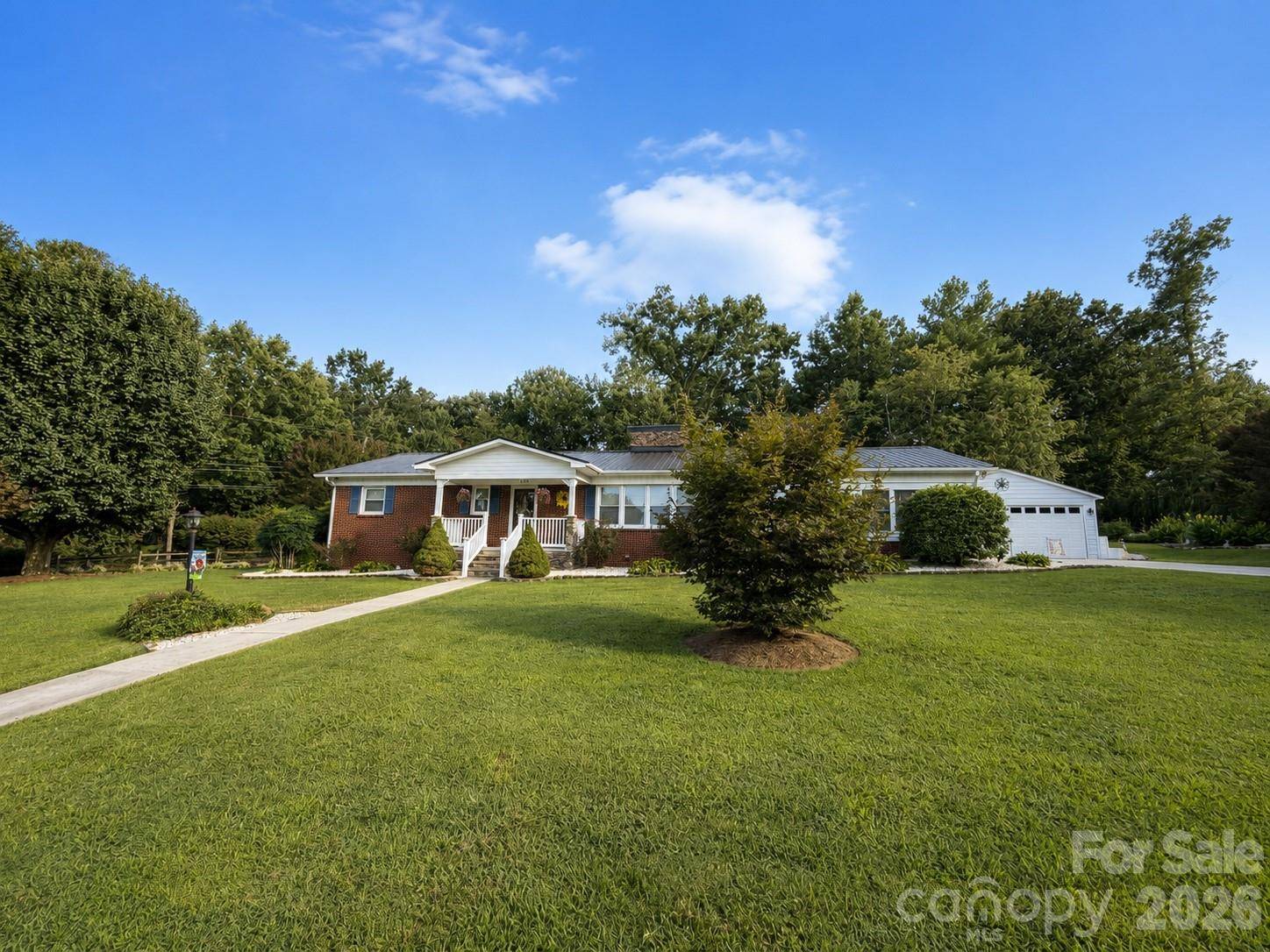 105 Merrywood DR, Lenoir, NC 28645