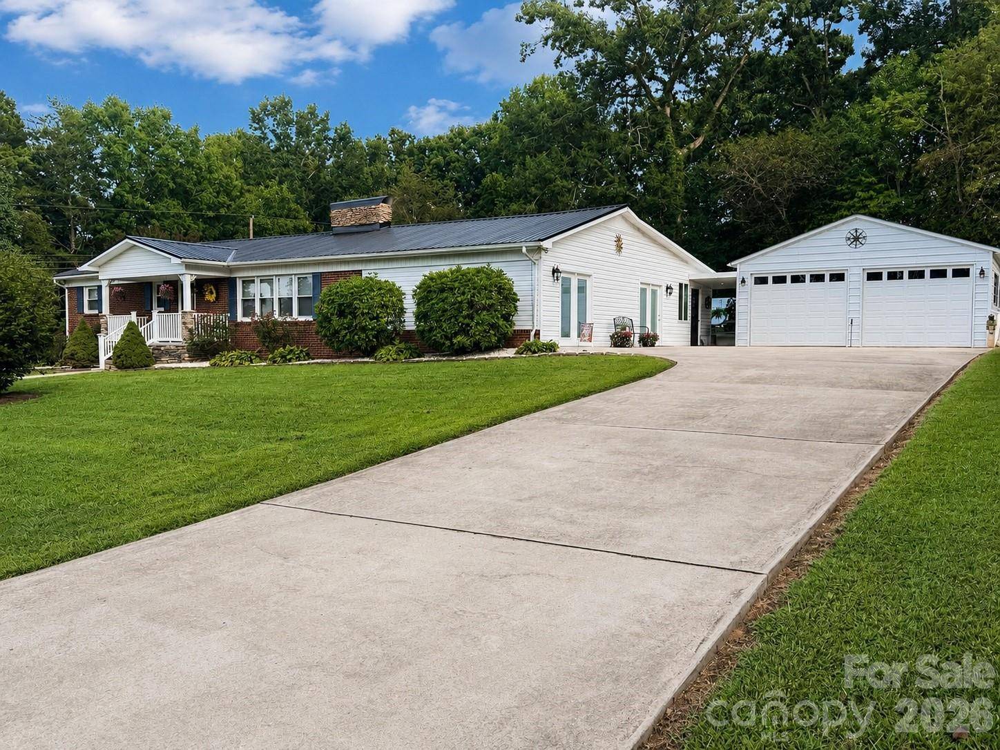 105 Merrywood DR, Lenoir, NC 28645