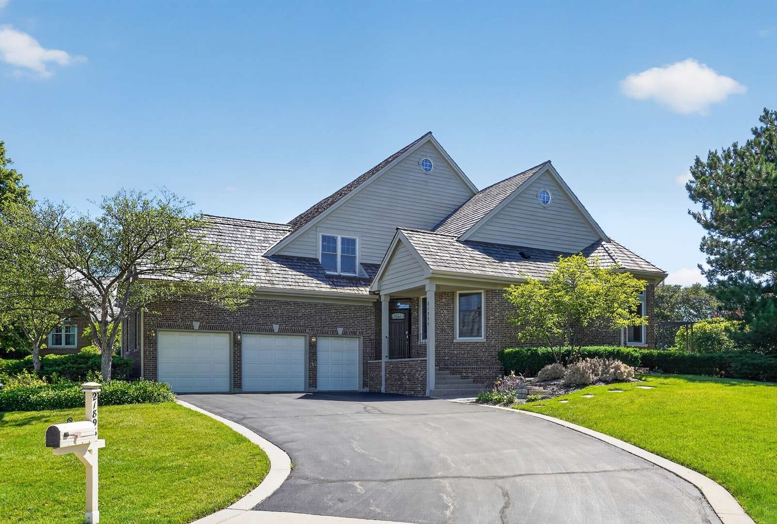 21896 W Vernon Ridge DR, Ivanhoe, IL 60060