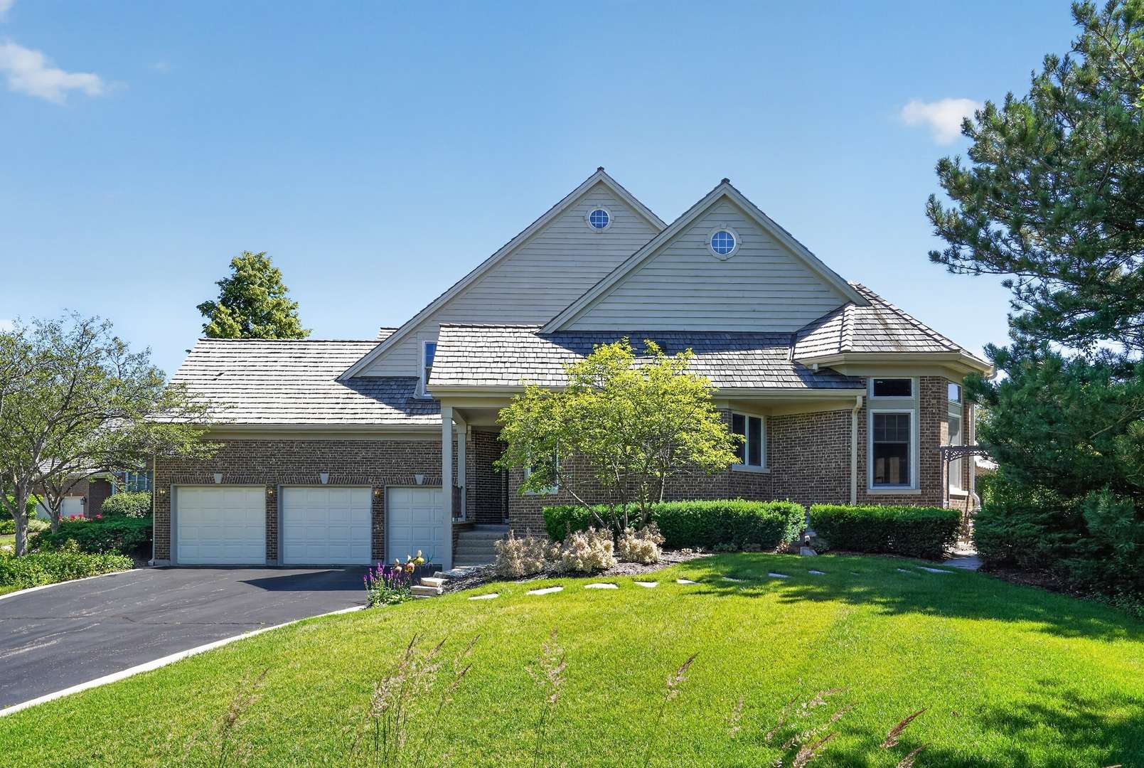21896 W Vernon Ridge DR, Ivanhoe, IL 60060