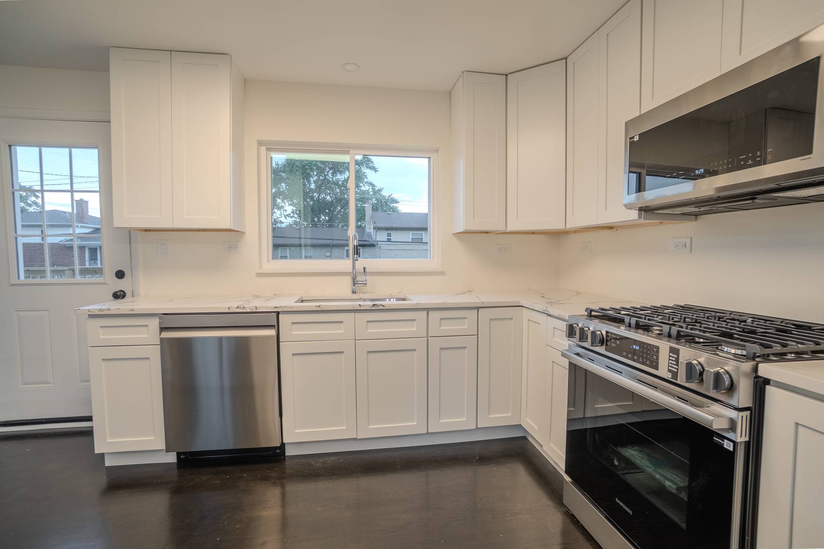 291 Division ST, Melrose Park, IL 60160