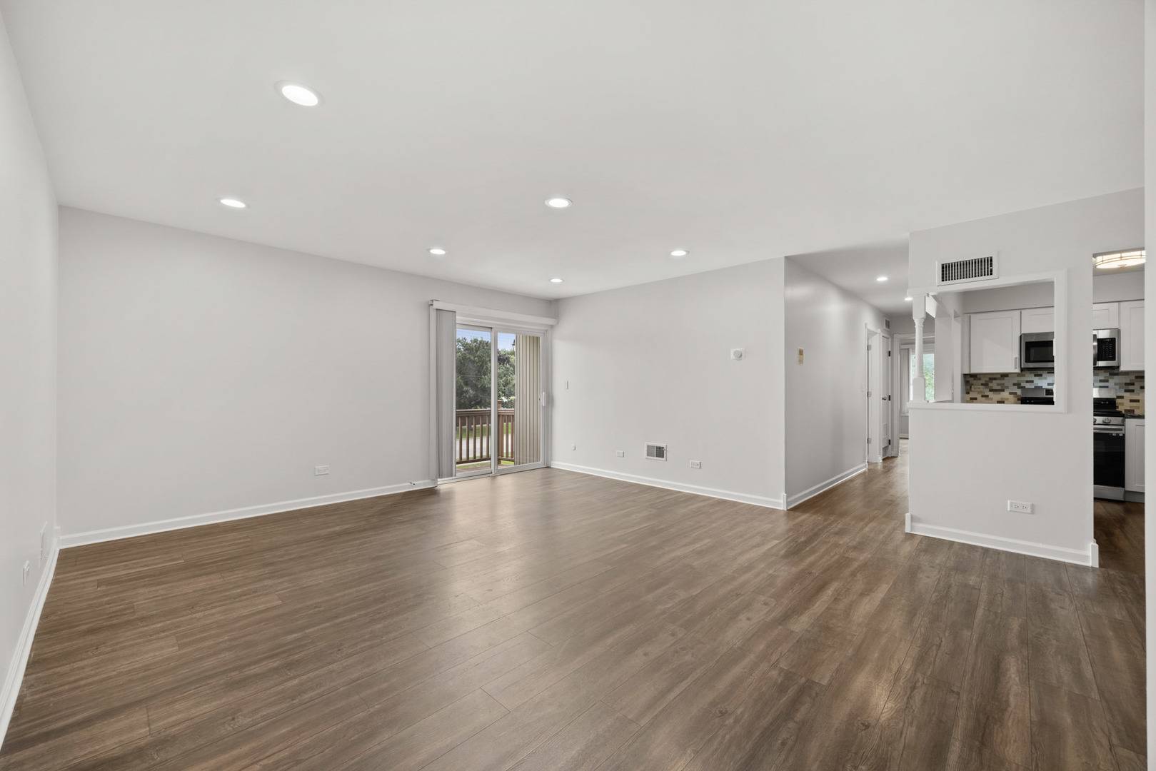 7300 Fairview AVE #206, Downers Grove, IL 60516