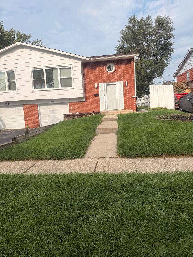 6730 Valley View RD, Hanover Park, IL 60133