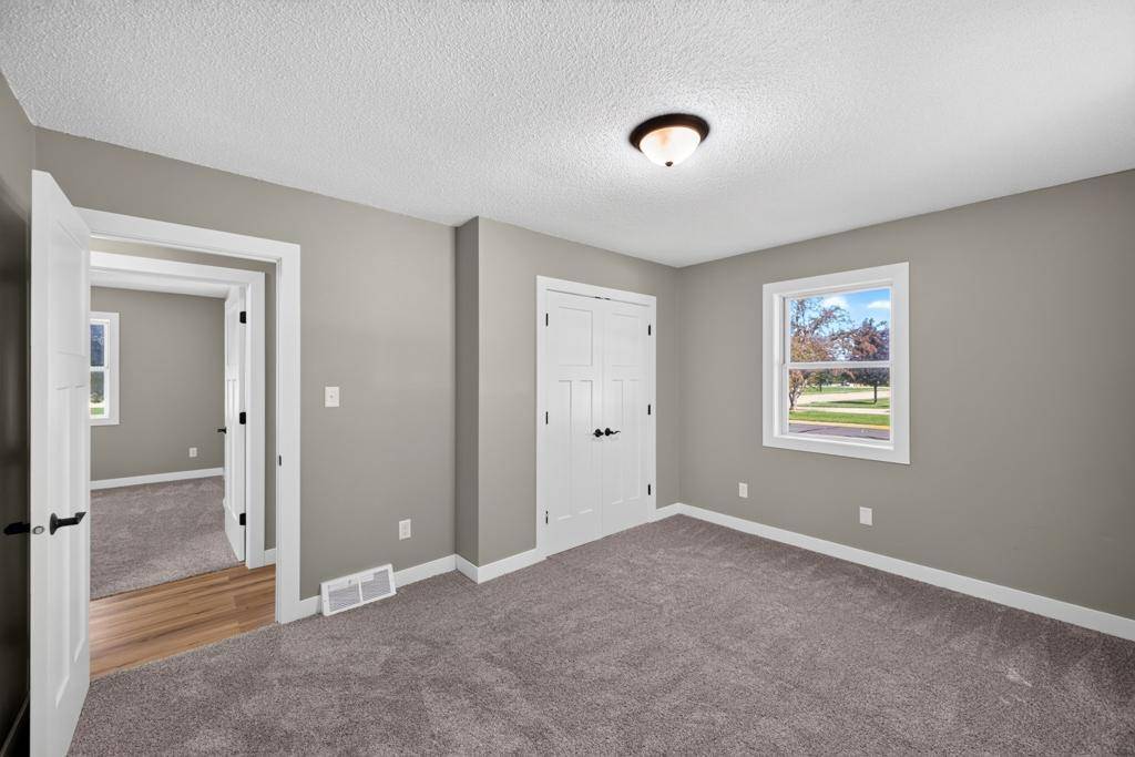 610 Jefferson AVE SW, Eyota, MN 55934