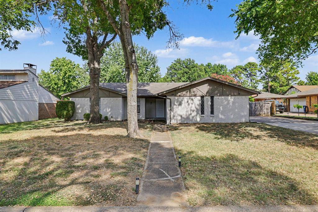 826 Glacier Lane, Grapevine, TX 76051
