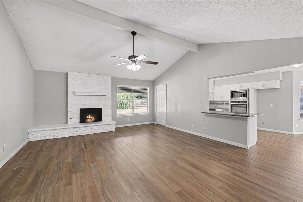 826 Glacier Lane, Grapevine, TX 76051