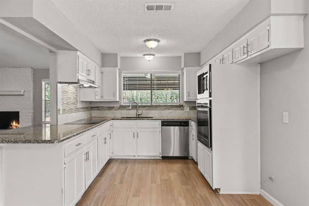 826 Glacier Lane, Grapevine, TX 76051
