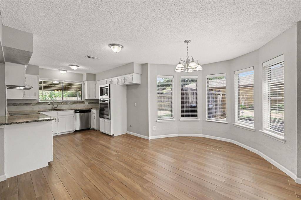 826 Glacier Lane, Grapevine, TX 76051