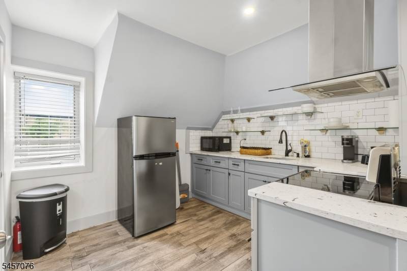 53 2Nd Ave #3, Newark City, NJ 07107