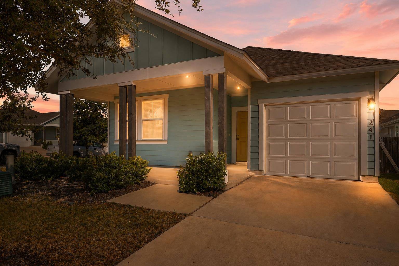 241 E Broade ST, Leander, TX 78641
