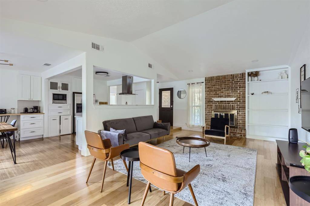 9513 Braeburn GLN, Austin, TX 78729