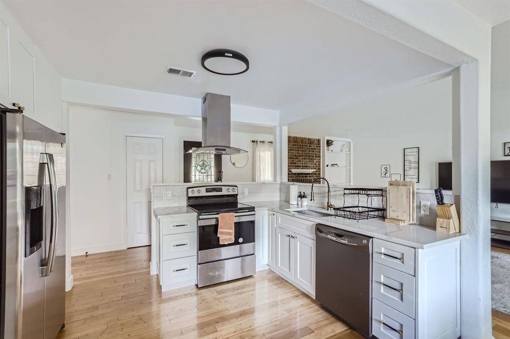 9513 Braeburn GLN, Austin, TX 78729