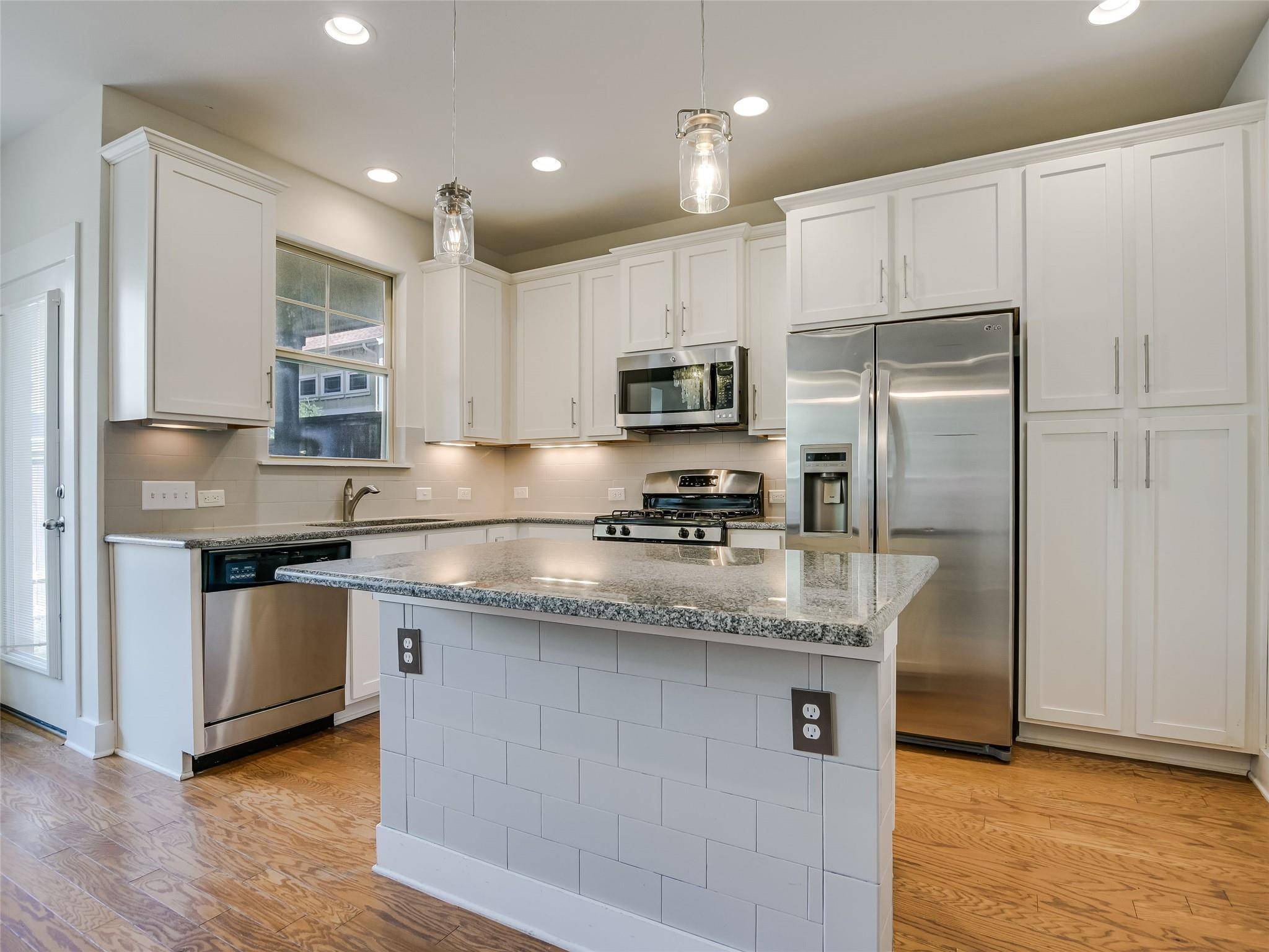 7420 Easy Wind DR, Austin, TX 78757
