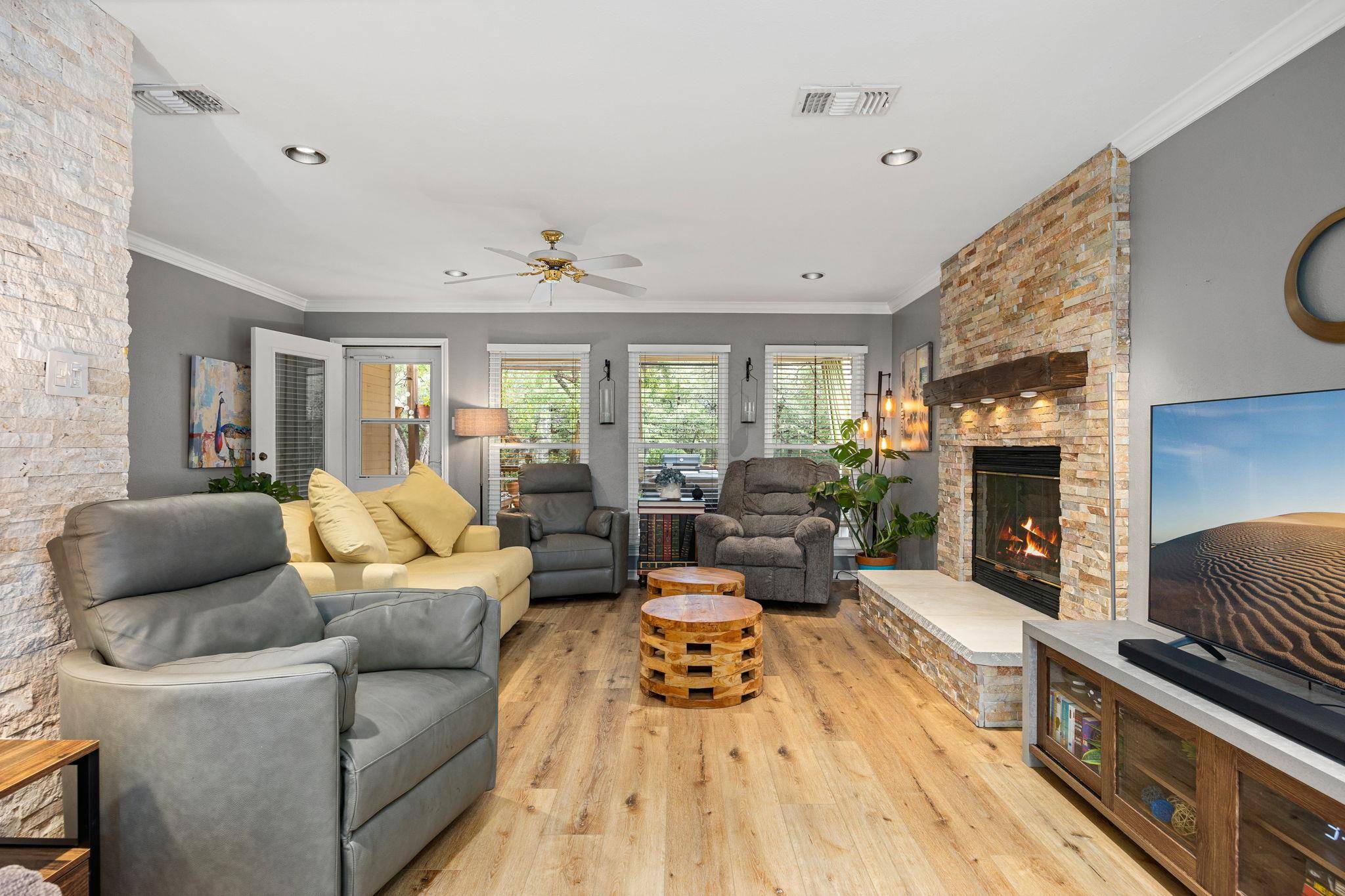 20 Westwood DR, Wimberley, TX 78676