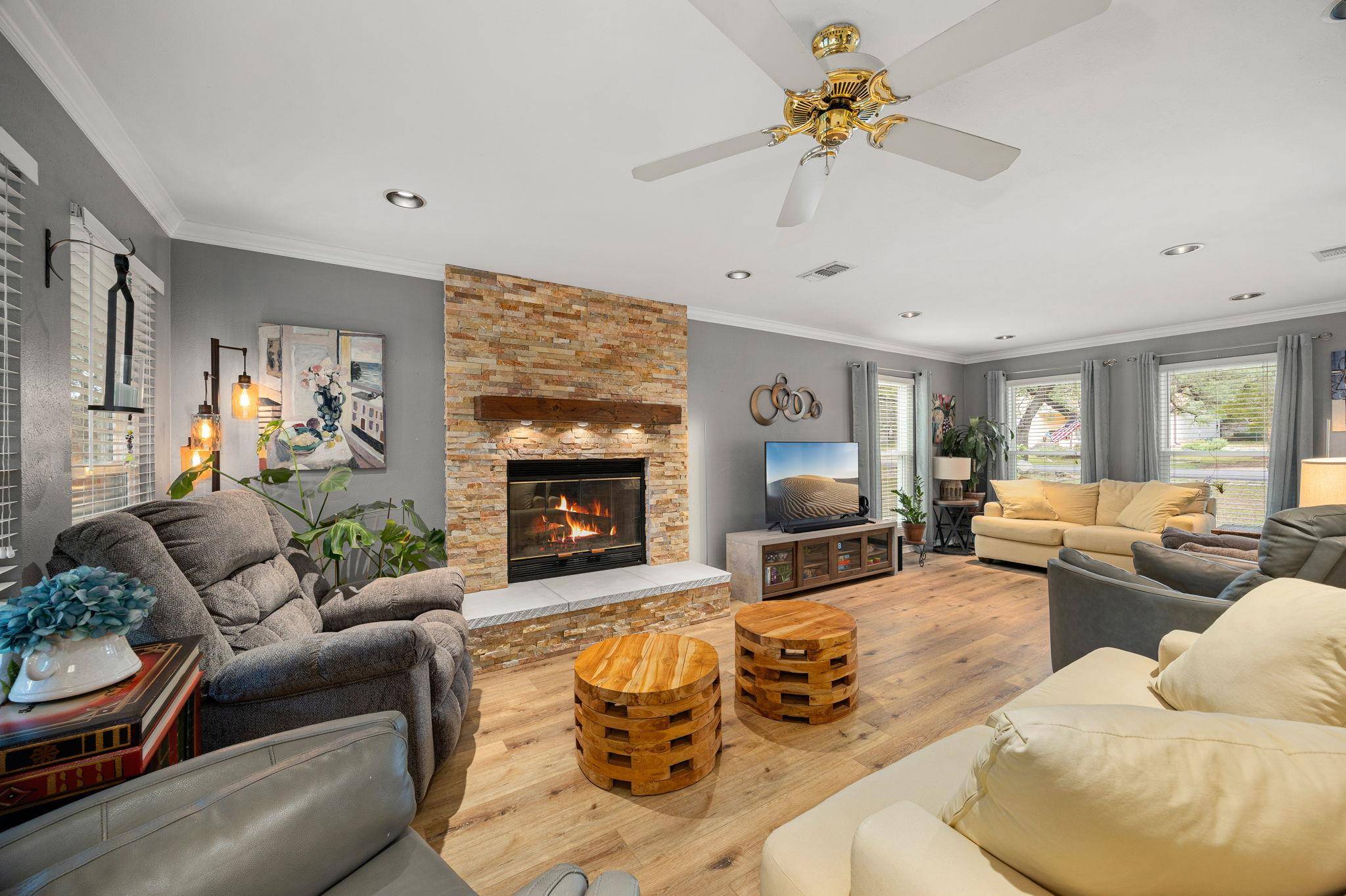 20 Westwood DR, Wimberley, TX 78676