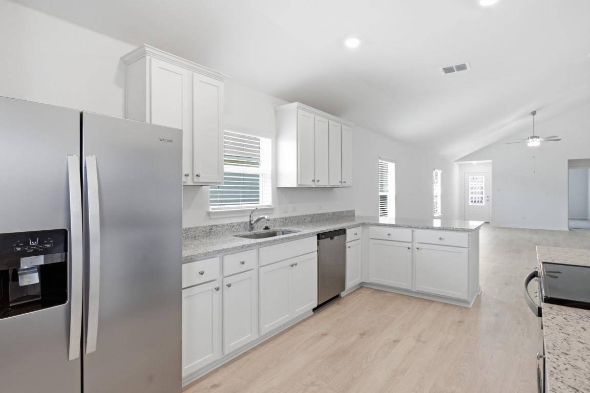 237 W Luna Blue LN, Jarrell, TX 76537