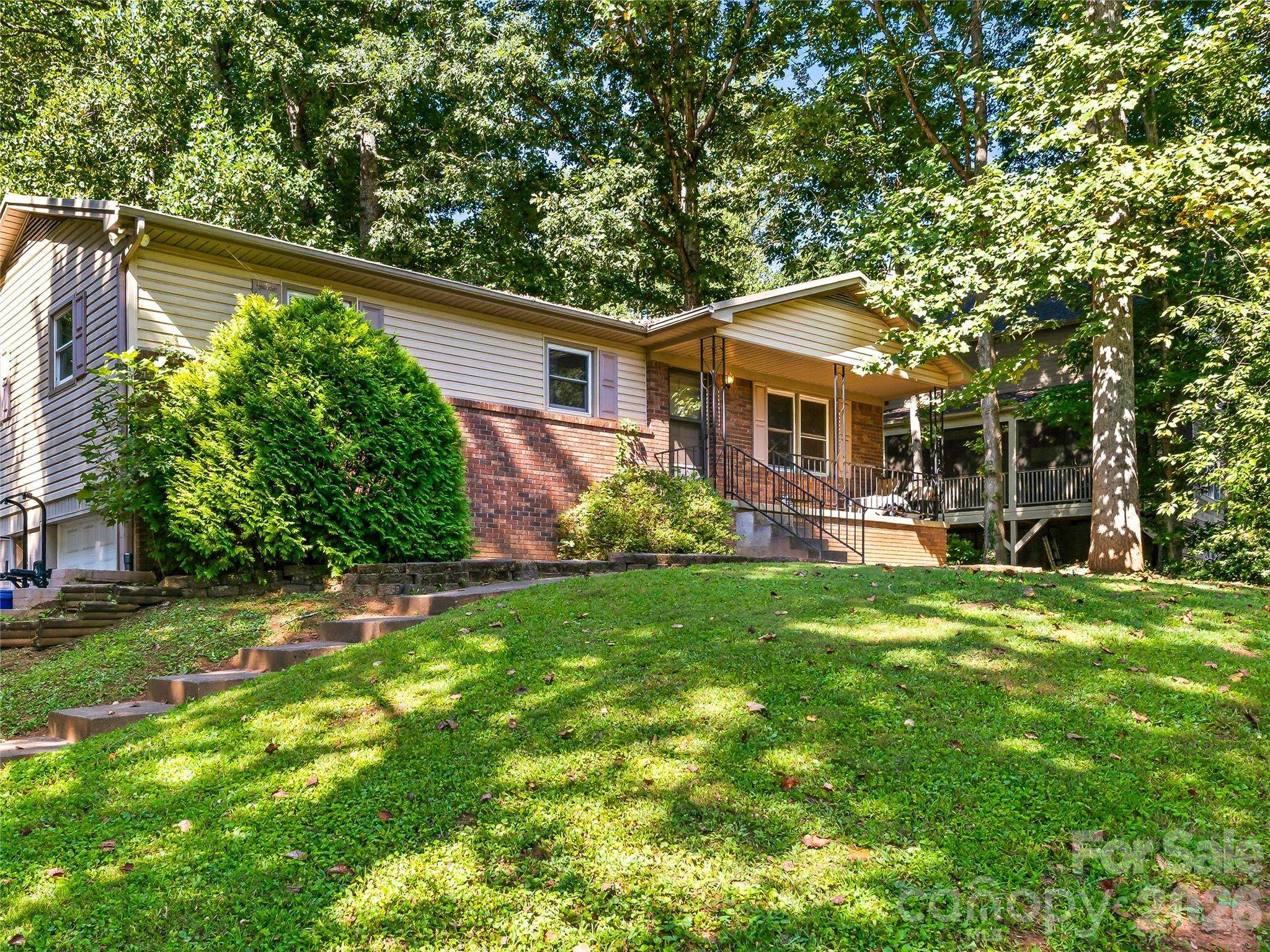 28 Fairhaven CT, Asheville, NC 28803