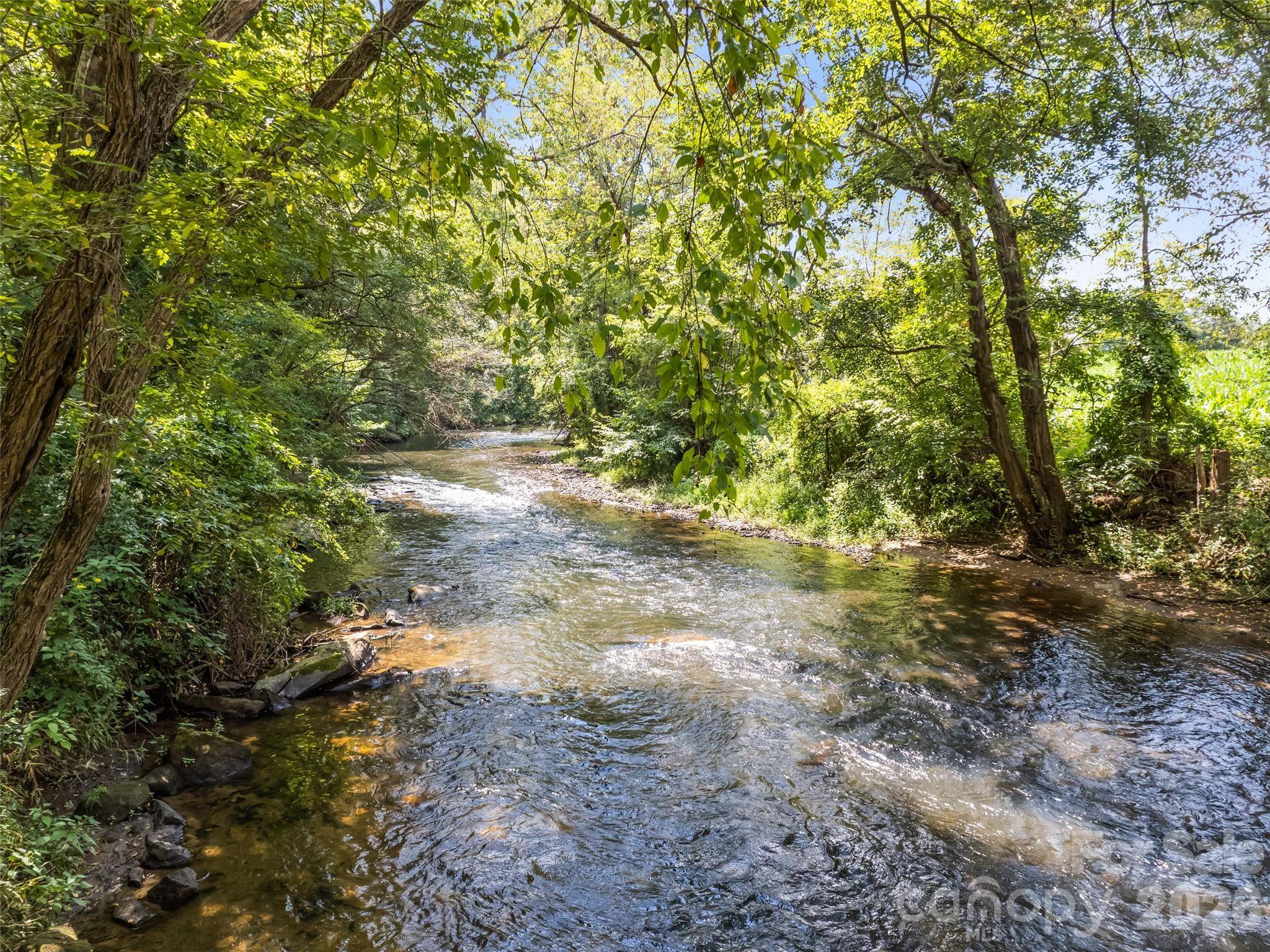 404 Loop RD, Clyde, NC 28721