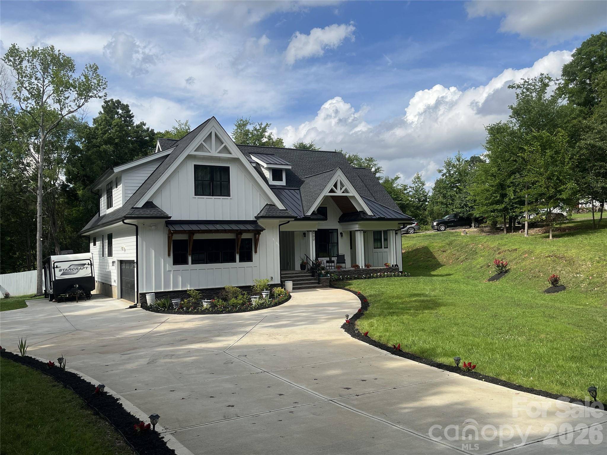 900 Houston Heights RD, Charlotte, NC 28262
