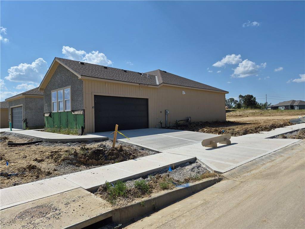 14550 Amanda LN, Basehor, KS 66007