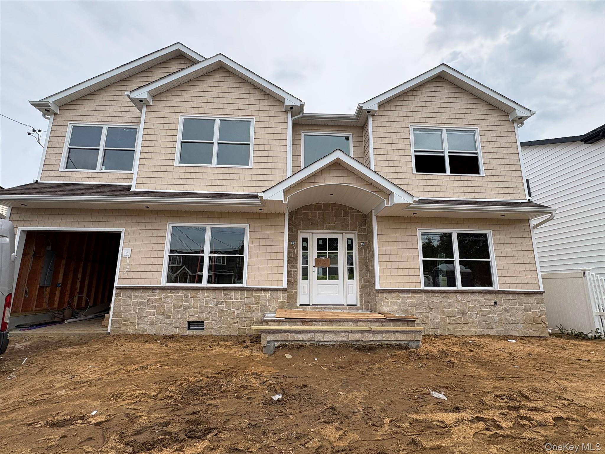 1837 Dogwood LN, Seaford, NY 11783